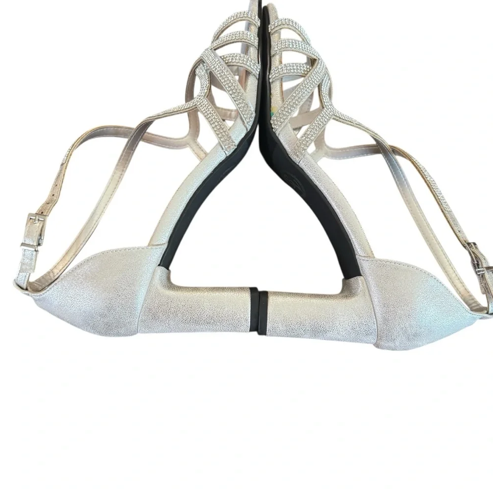 Bella Vita Aliette Silver Metallic Sandals Size 7.5 Wide Width - Picture 8 of 10